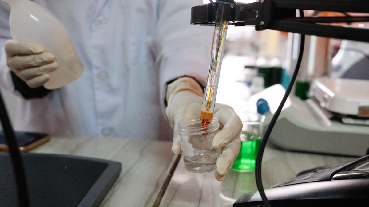 Proses pemeriksaan sampel di laboratorium SKWIKI